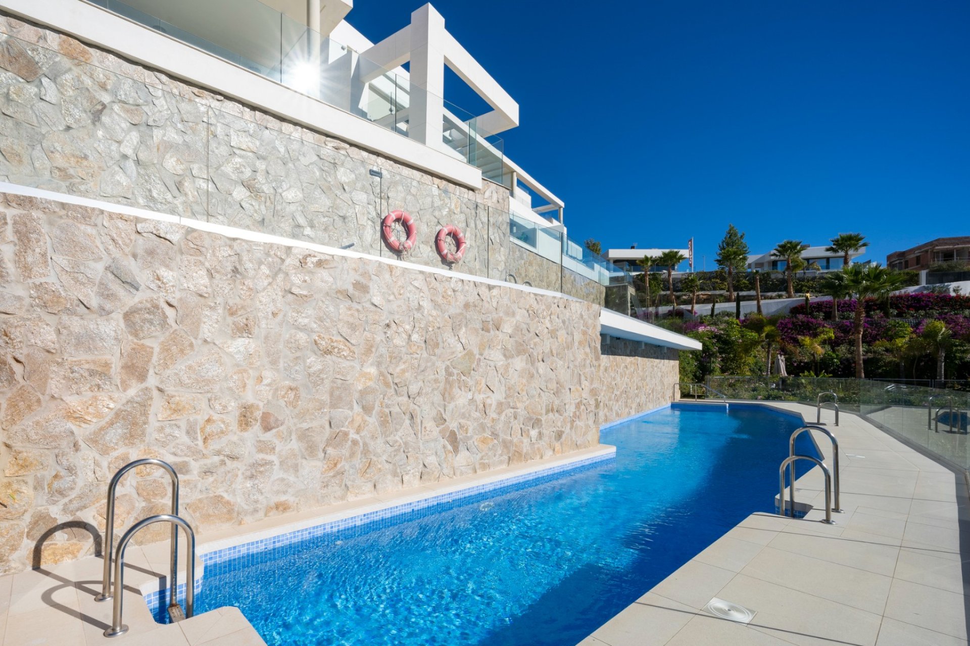 Resale - Apartments - Flats - Marbella - Nueva Andalucía