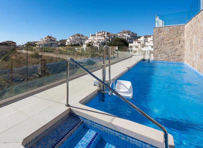 Resale - Apartments - Flats - Marbella - Nueva Andalucía