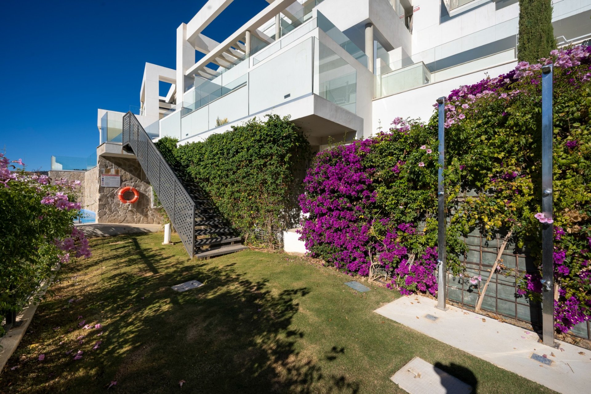 Resale - Apartments - Flats - Marbella - Nueva Andalucía
