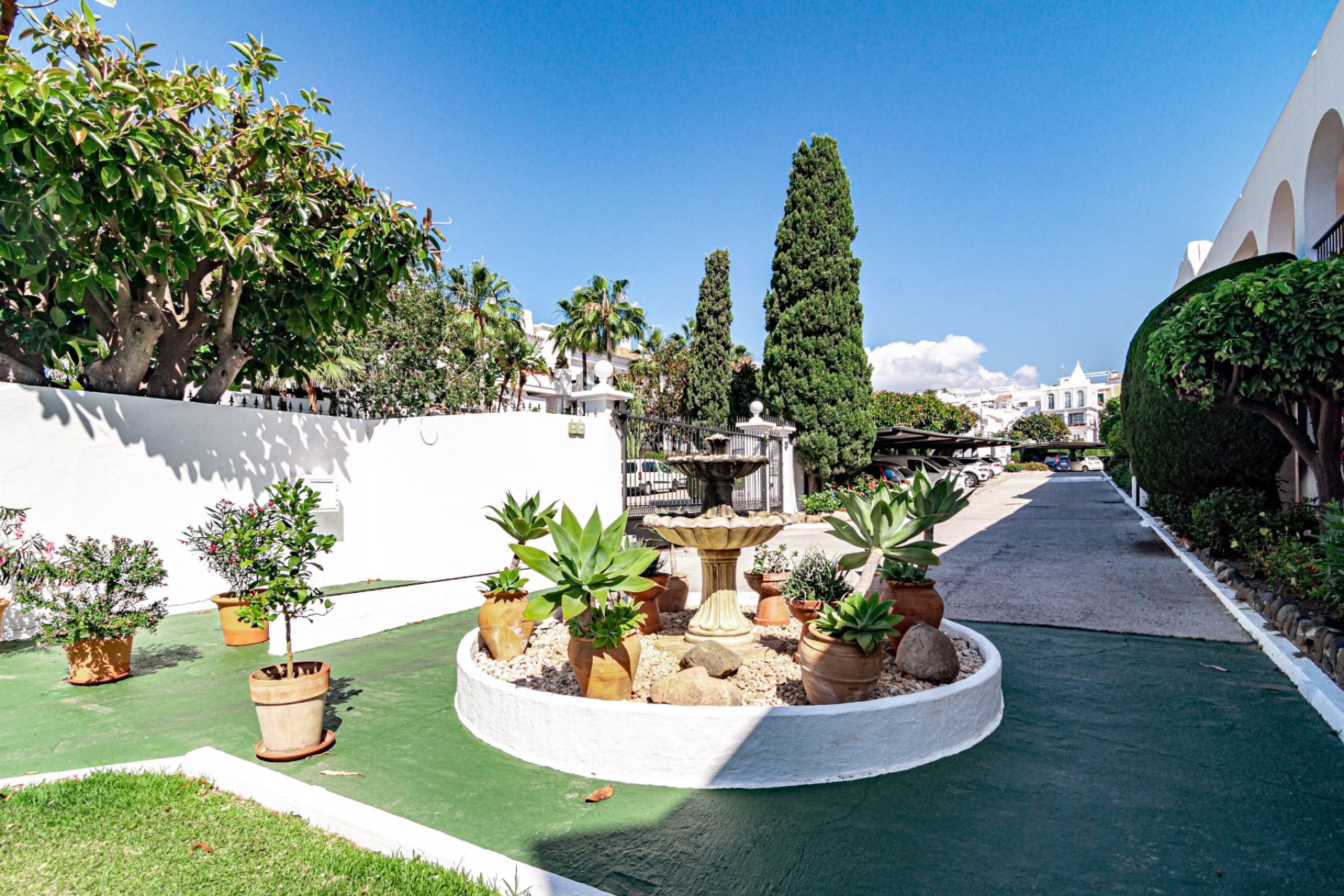 Resale - Apartments - Flats - Marbella - Nueva Andalucía