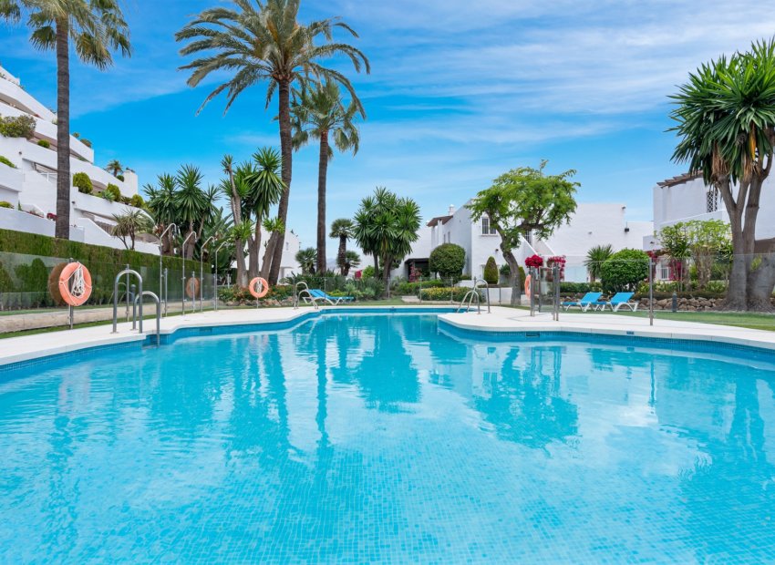 Resale - Apartments - Flats - Marbella - Nueva Andalucía