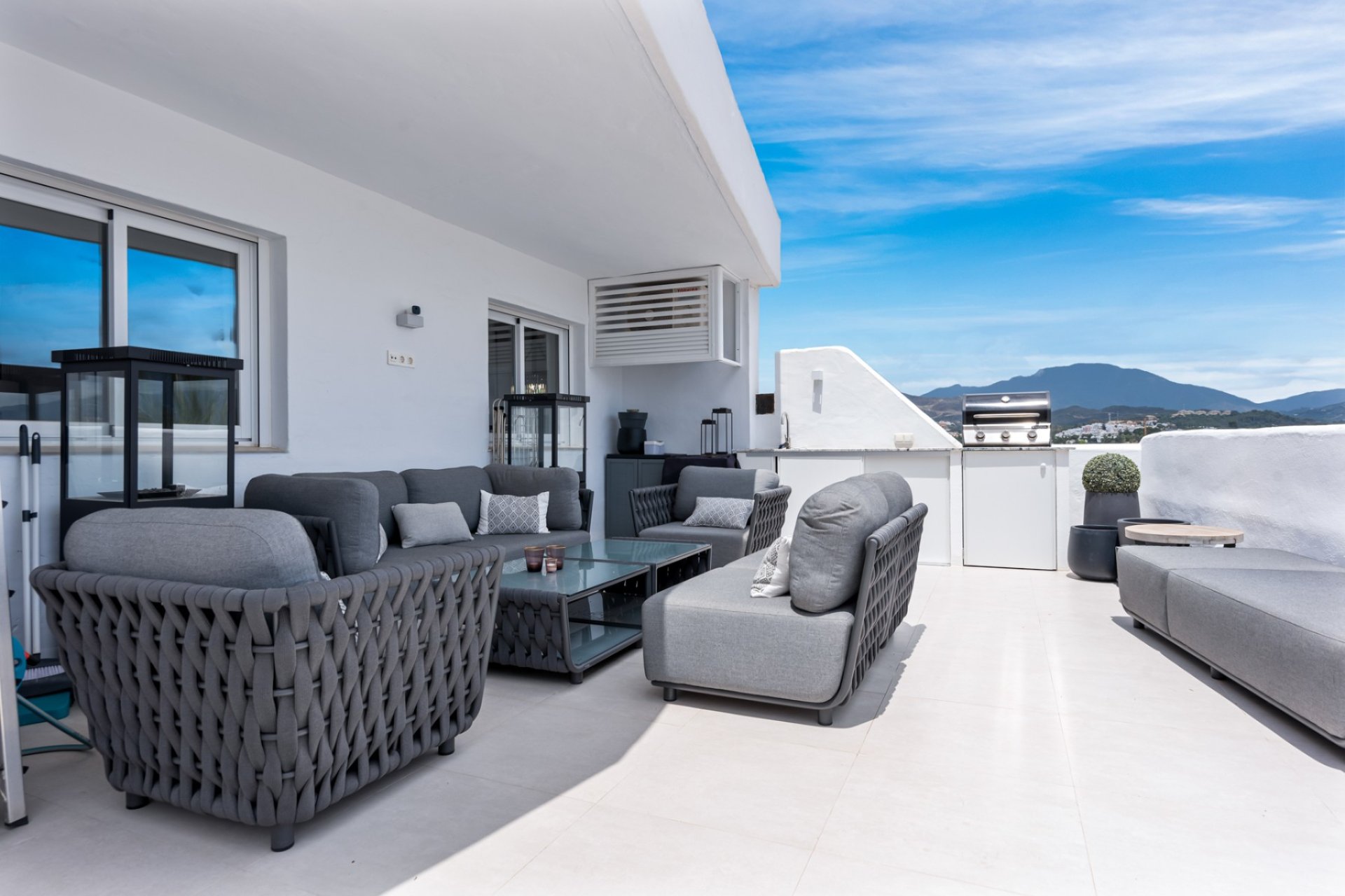 Resale - Apartments - Flats - Marbella - Nueva Andalucía