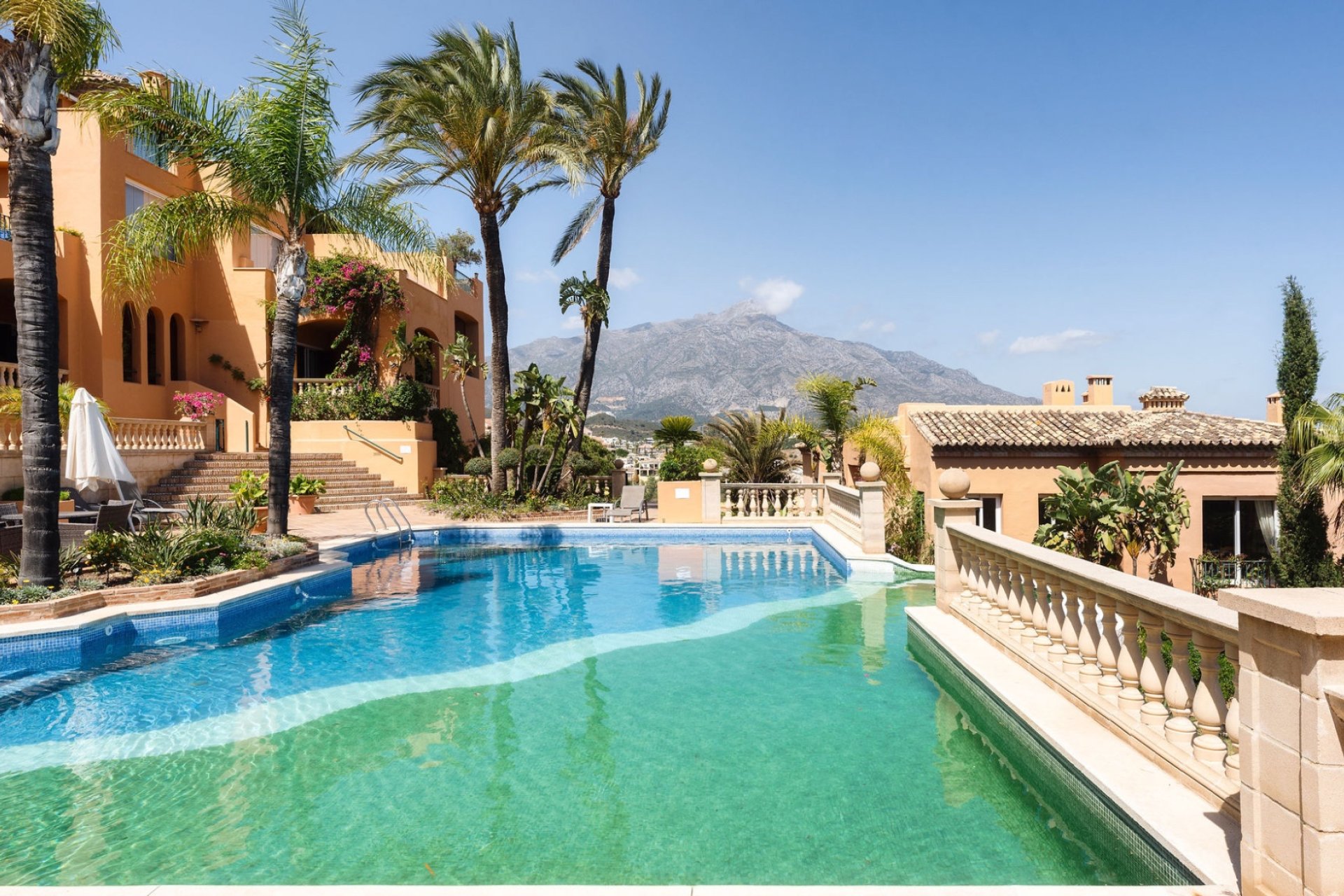 Resale - Apartments - Flats - Marbella - Nueva Andalucía