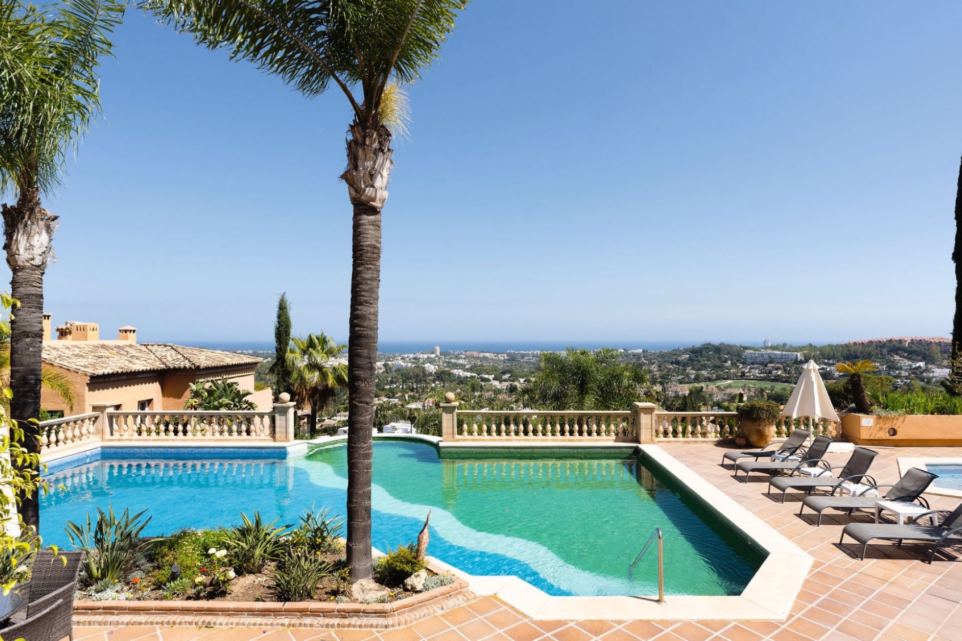 Resale - Apartments - Flats - Marbella - Nueva Andalucía