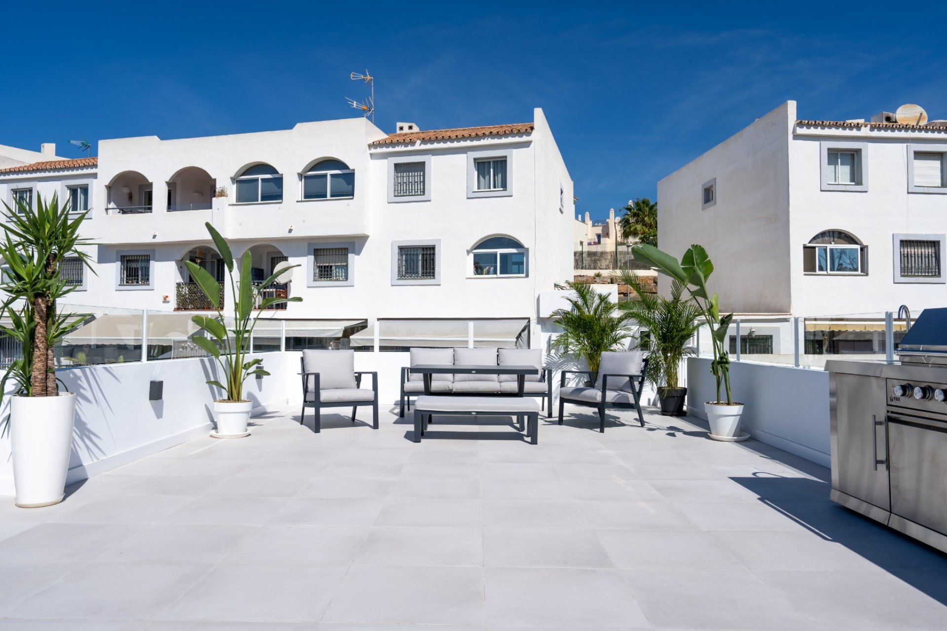 Resale - Apartments - Flats - Marbella - Nueva Andalucía