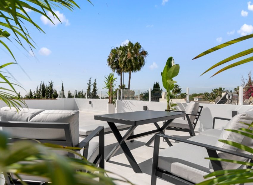 Resale - Apartments - Flats - Marbella - Nueva Andalucía
