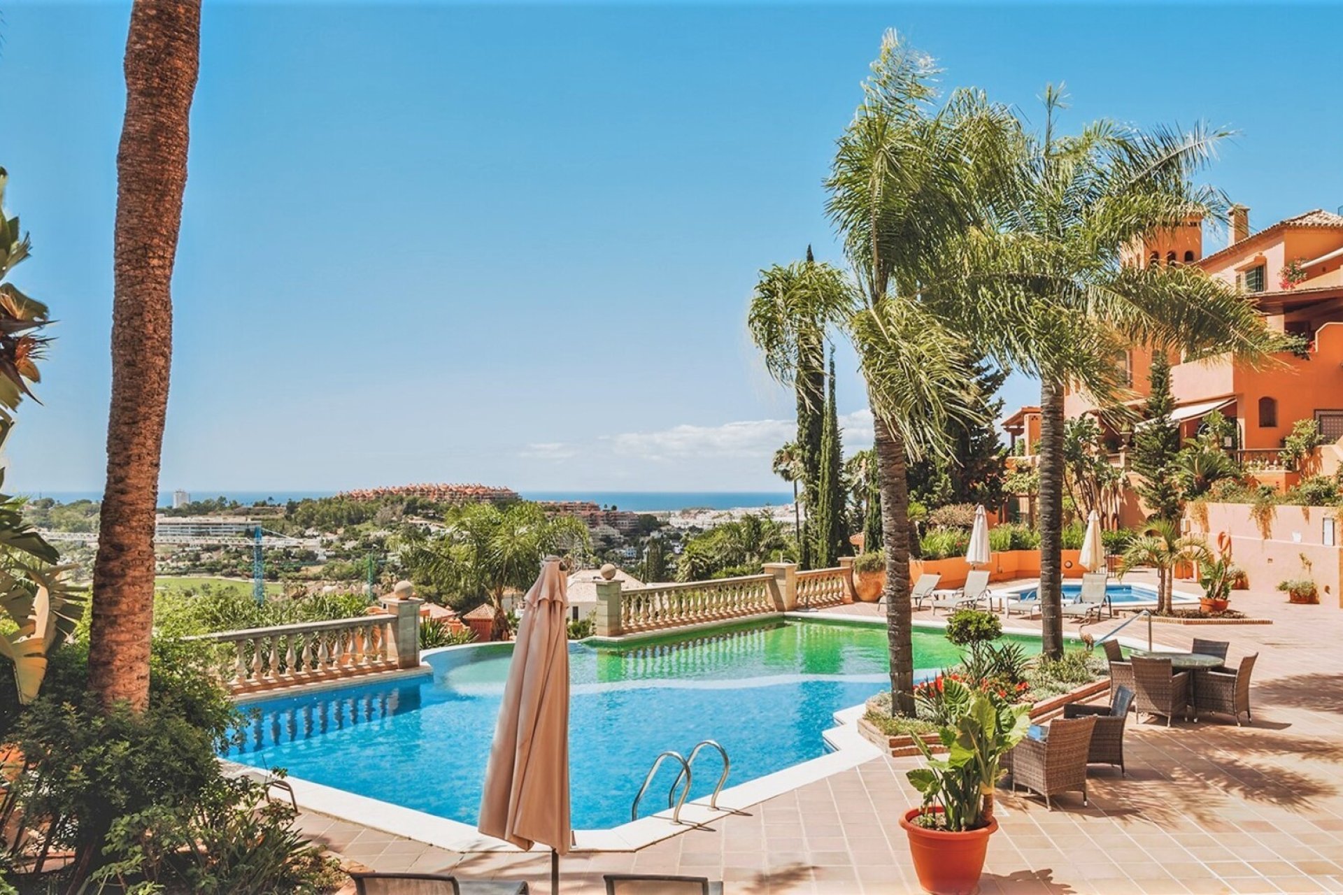 Resale - Apartments - Flats - Marbella - Nueva Andalucía