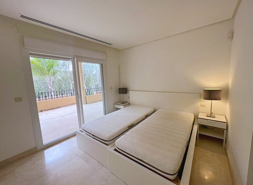 Resale - Apartments - Flats - Marbella - Nueva Andalucía