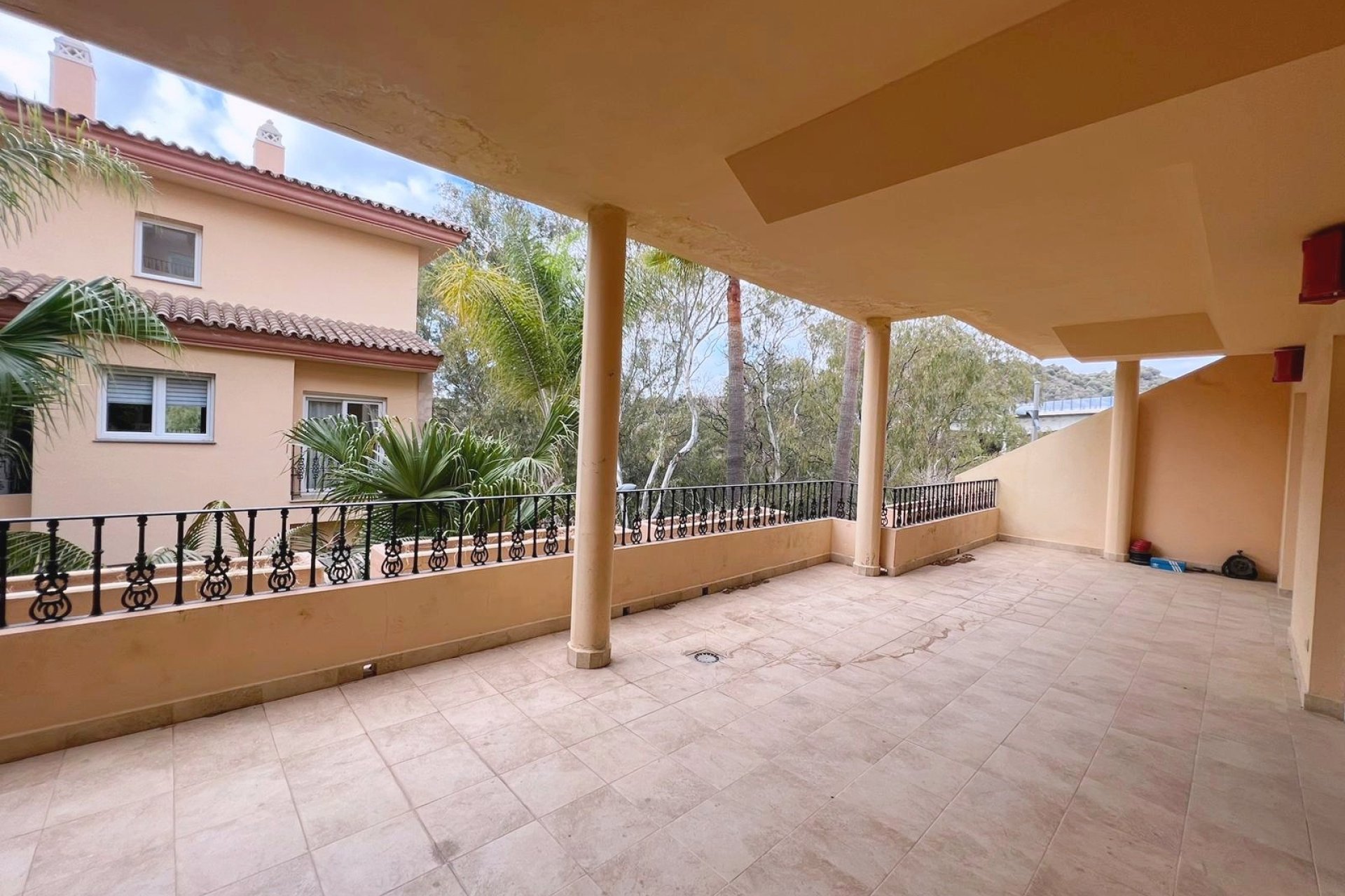 Resale - Apartments - Flats - Marbella - Nueva Andalucía