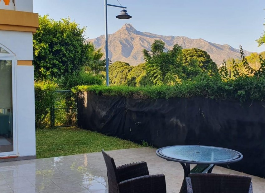 Resale - Apartments - Flats - Marbella - Nueva Andalucía