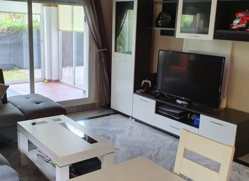 Resale - Apartments - Flats - Marbella - Nueva Andalucía
