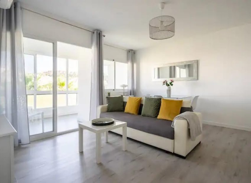 Resale - Apartments - Flats - Marbella - Nueva Andalucía