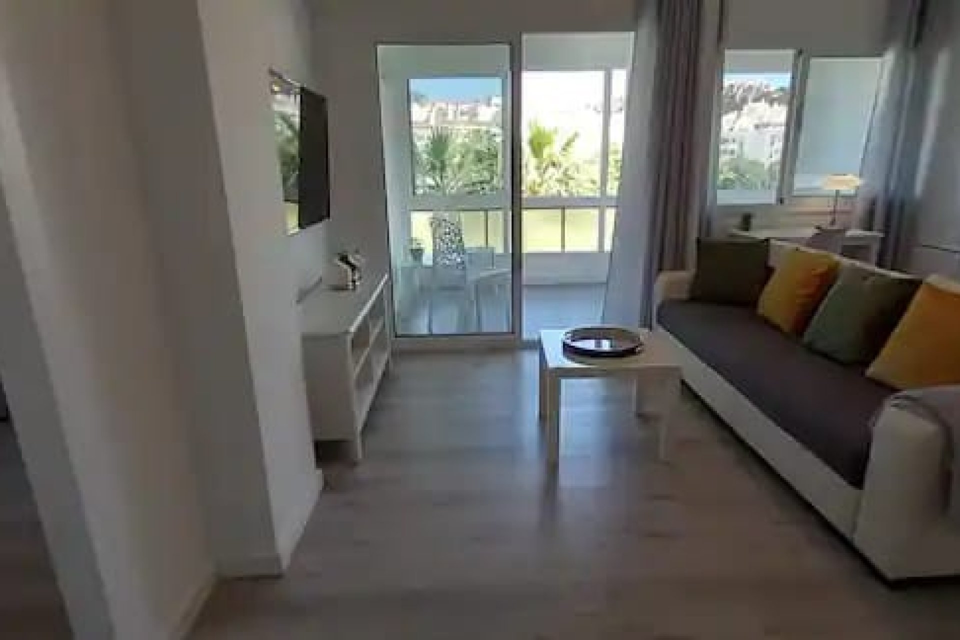Resale - Apartments - Flats - Marbella - Nueva Andalucía