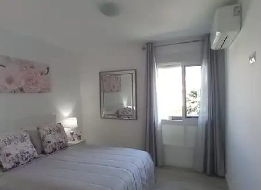 Resale - Apartments - Flats - Marbella - Nueva Andalucía