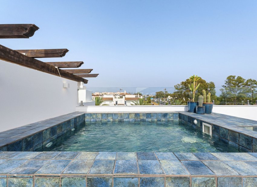 Resale - Apartments - Flats - Marbella - Nueva Andalucía