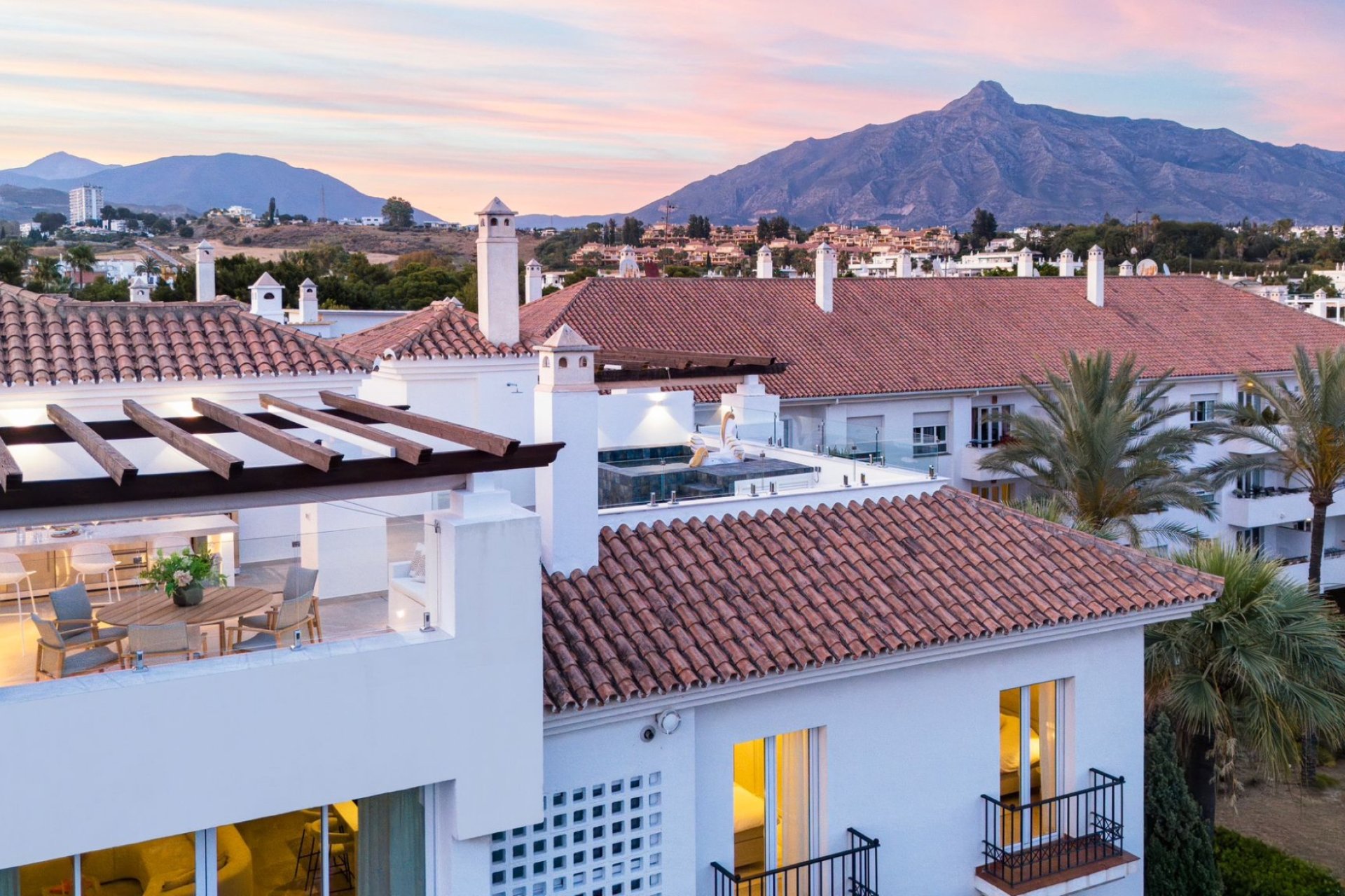 Resale - Apartments - Flats - Marbella - Nueva Andalucía