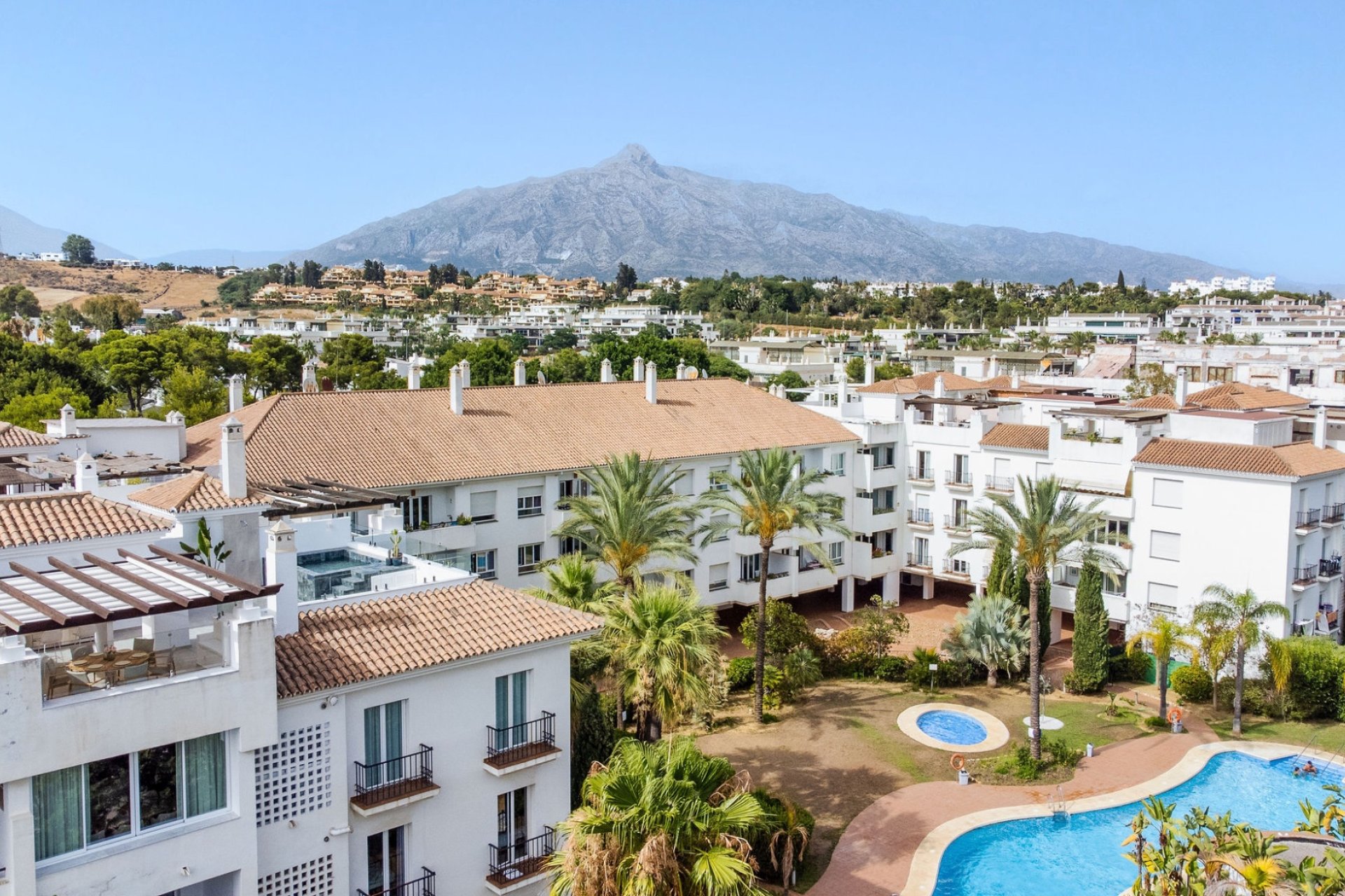 Resale - Apartments - Flats - Marbella - Nueva Andalucía
