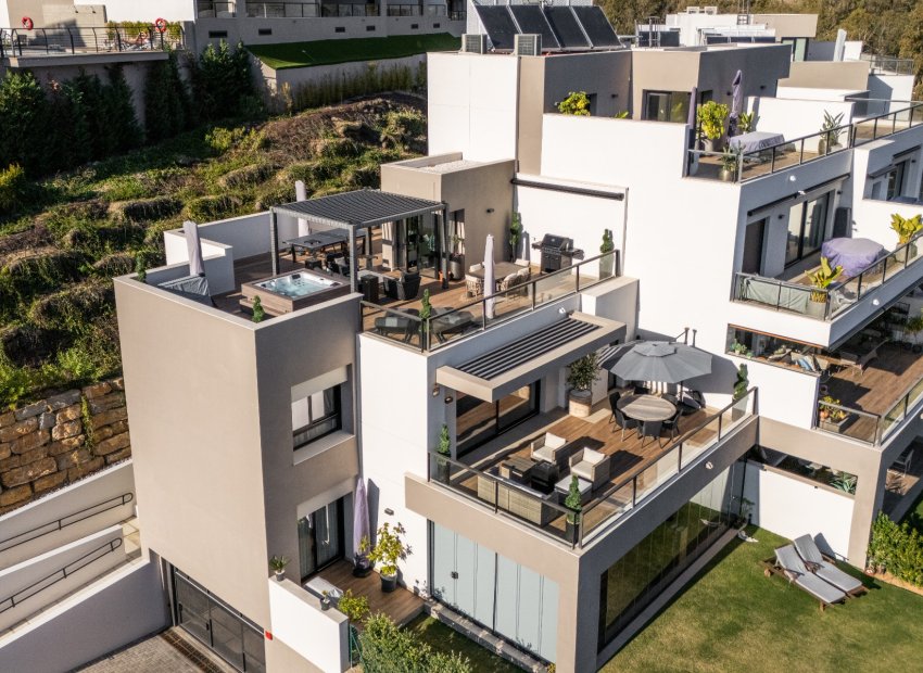 Resale - Apartments - Flats - Marbella - Nueva Andalucía