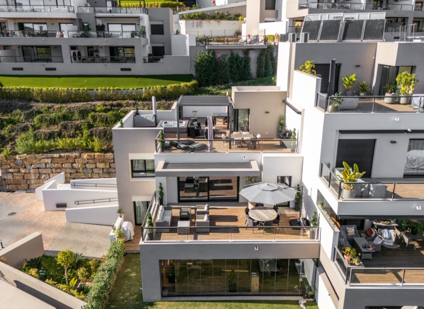 Resale - Apartments - Flats - Marbella - Nueva Andalucía