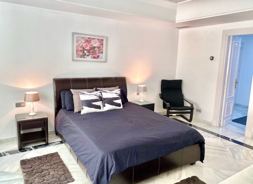 Resale - Apartments - Flats - Marbella - Puerto Banús