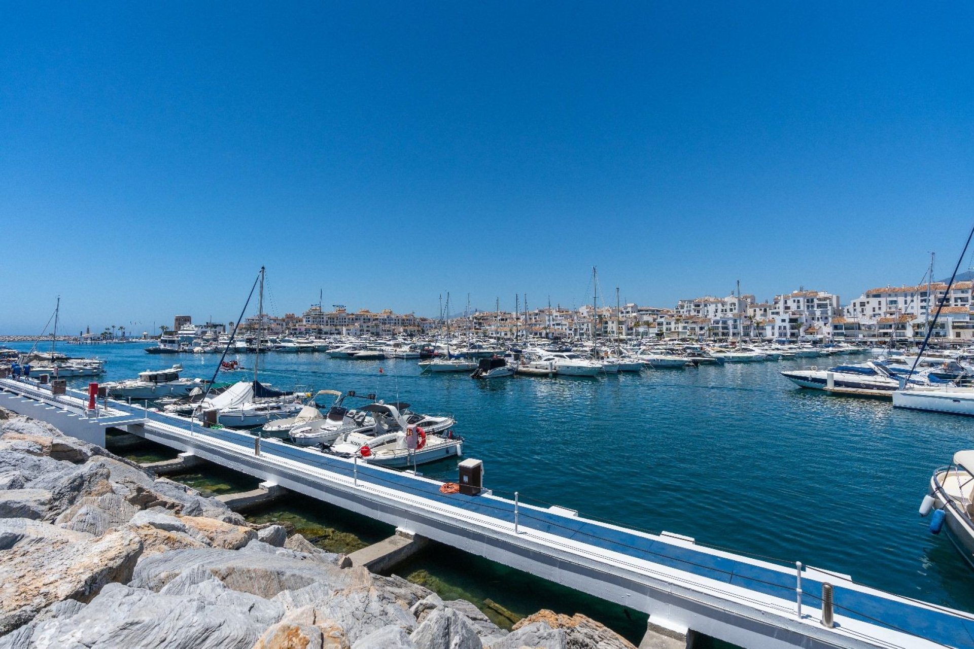 Resale - Apartments - Flats - Marbella - Puerto Banús