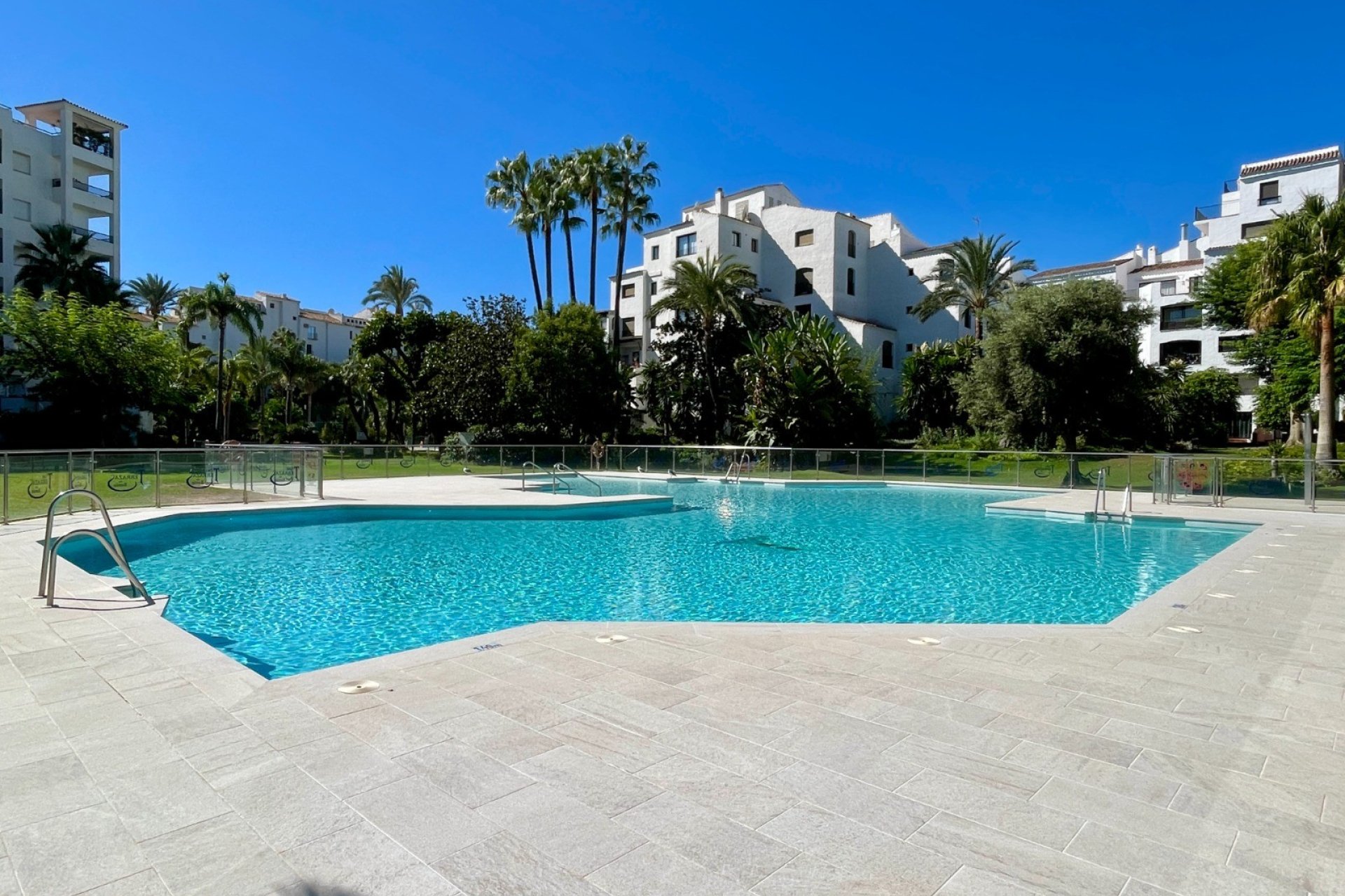 Resale - Apartments - Flats - Marbella - Puerto Banús
