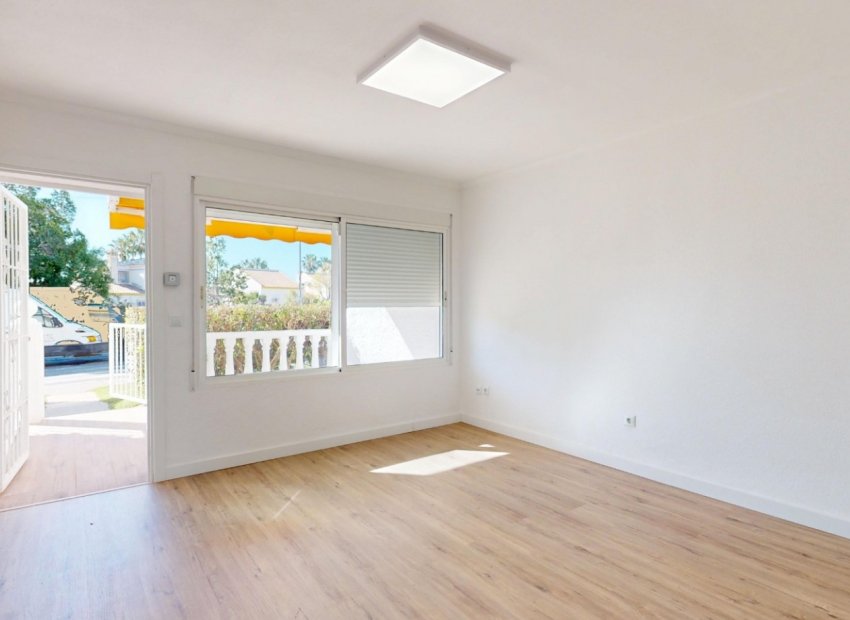 Resale - Apartments - Flats - Orihuela Costa - Villamartín
