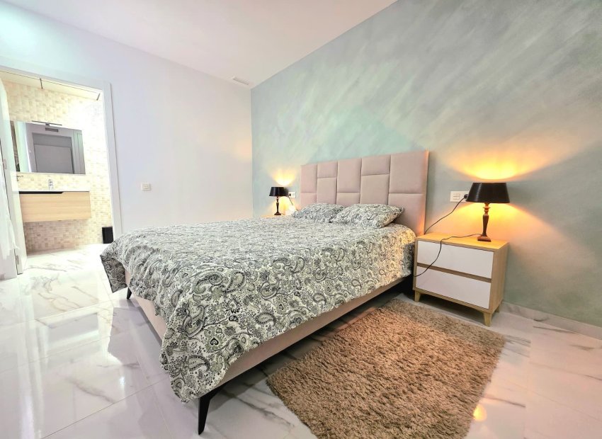 Resale - Apartments - Flats - Torrevieia - Center
