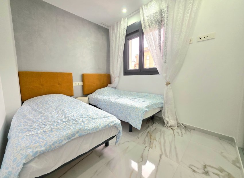 Resale - Apartments - Flats - Torrevieia - Center