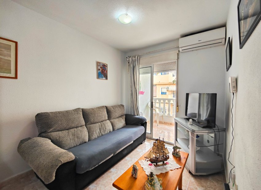 Resale - Apartments - Flats - Torrevieia - Center