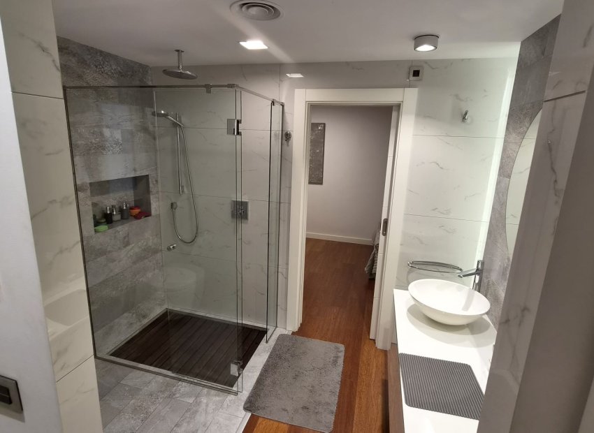 Resale - Apartments - Flats - Torrevieia - Center