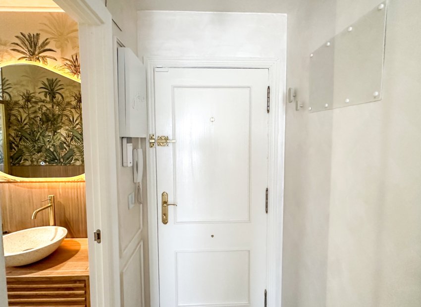 Resale - Apartments - Flats - Torrevieia - Center