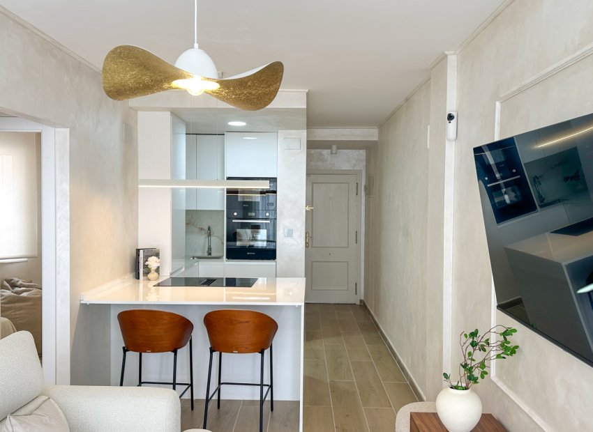 Resale - Apartments - Flats - Torrevieia - Center