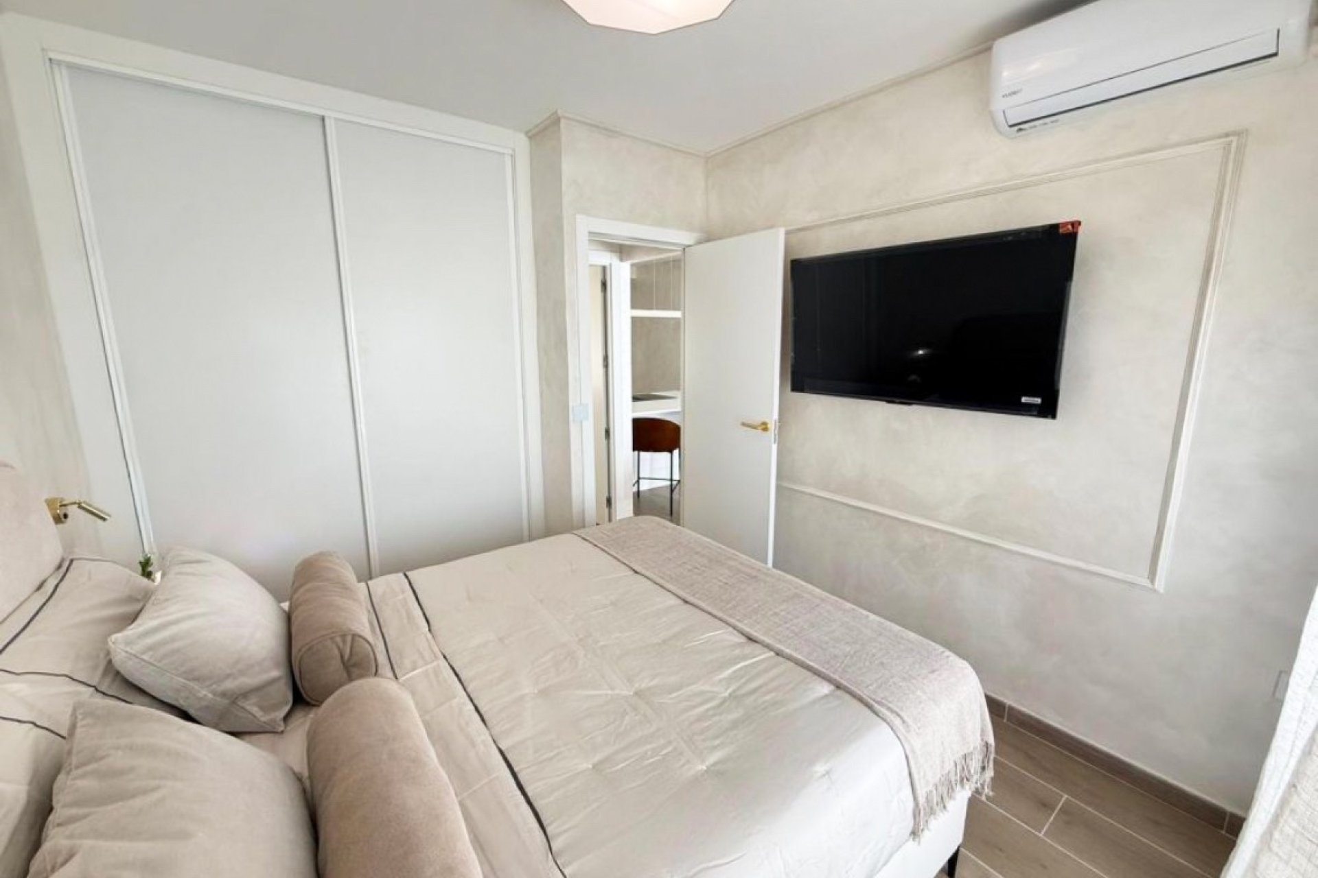 Resale - Apartments - Flats - Torrevieia - Center