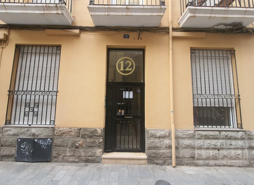 Resale - Commercial - Alicante - Casco antiguo