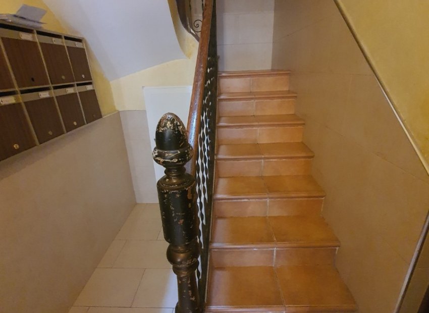 Resale - Commercial - Alicante - Casco antiguo