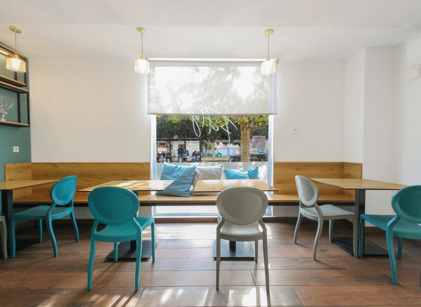 Resale - Commercial - Alicante - Playa San Juan