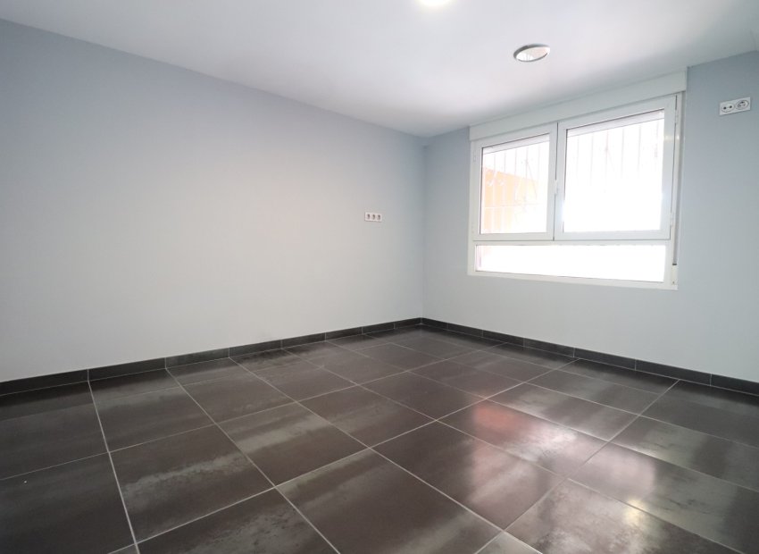 Resale - Commercial - Formentera del Segura - Formentera De Segura