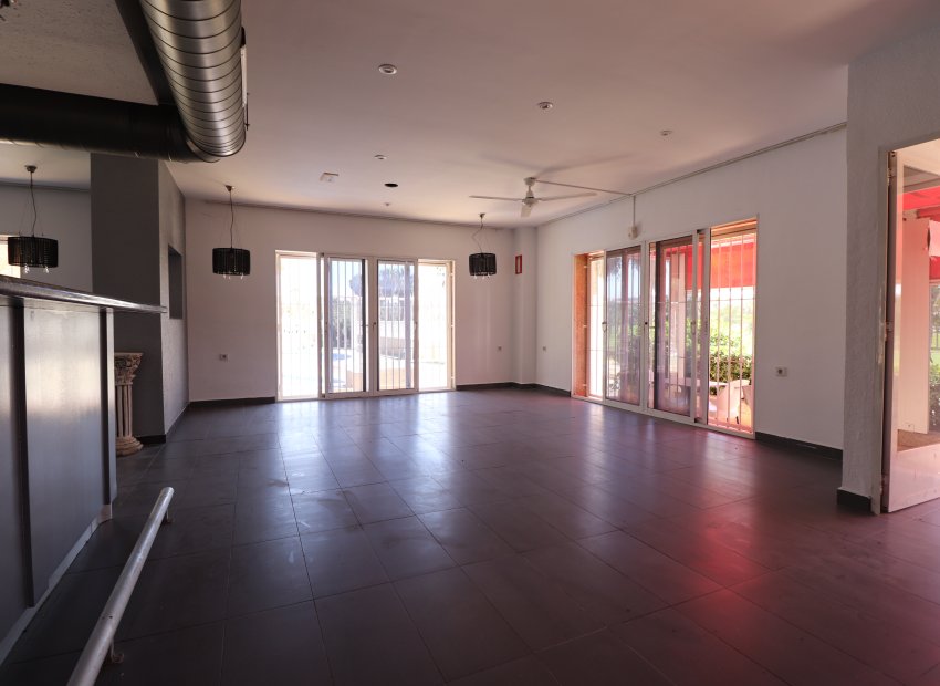 Resale - Commercial (Freehold) - Ciudad Quesada - La Marquesa Golf