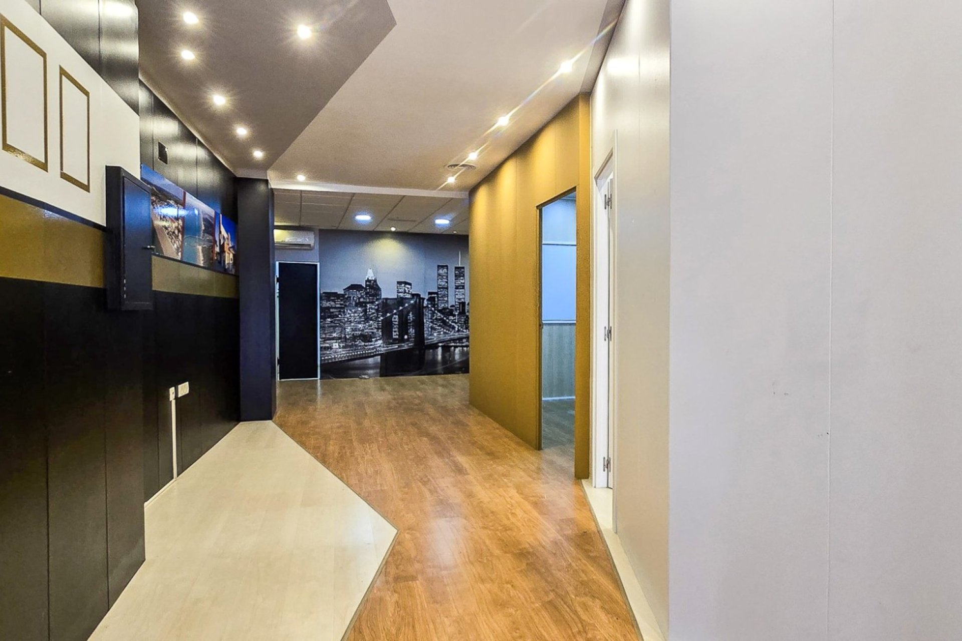 Resale - Commercial - Guardamar del Segura - Center