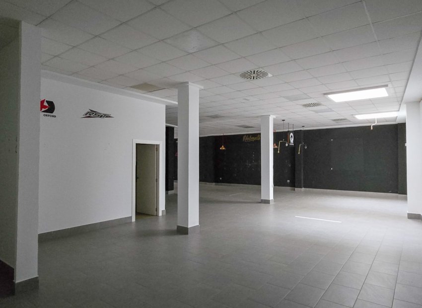 Resale - Commercial - Guardamar del Segura - Center