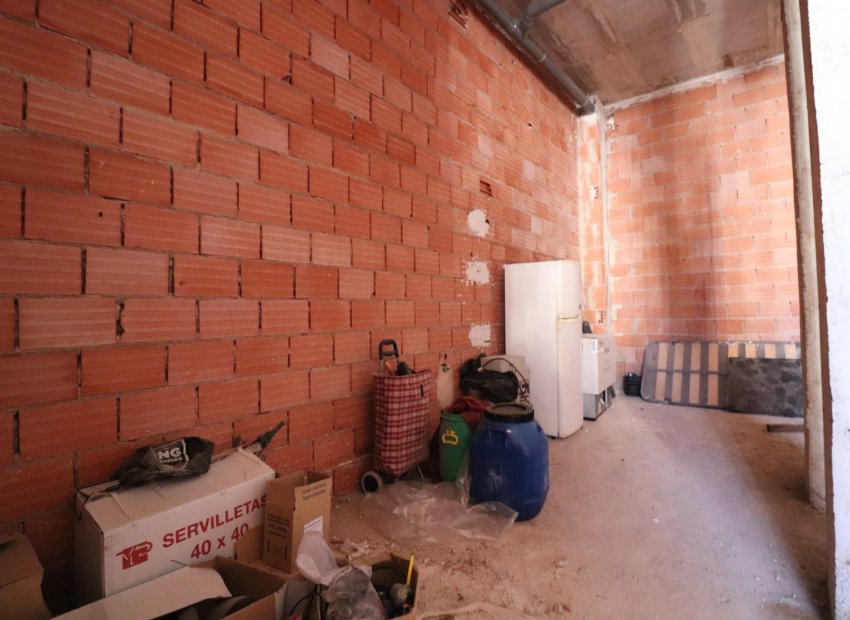 Resale - Commercial - Los Montesinos - Laguna Green