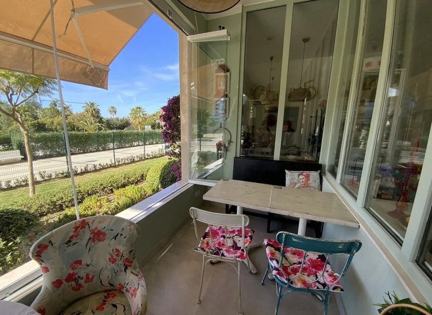 Resale - Commercial - Marbella - Nueva Andalucía