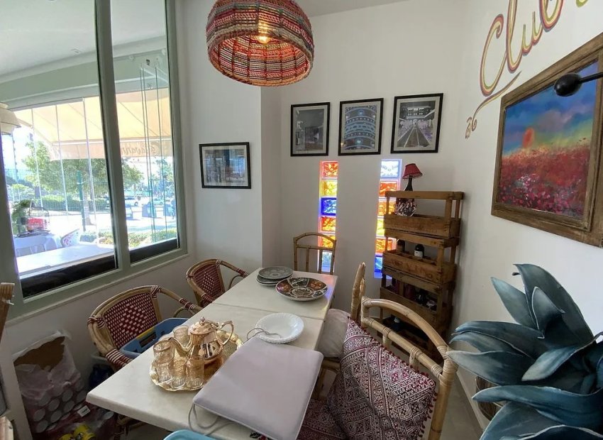 Resale - Commercial - Marbella - Nueva Andalucía