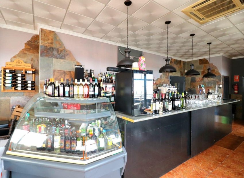 Resale - Commercial - Orihuela Costa - Playa Flamenca