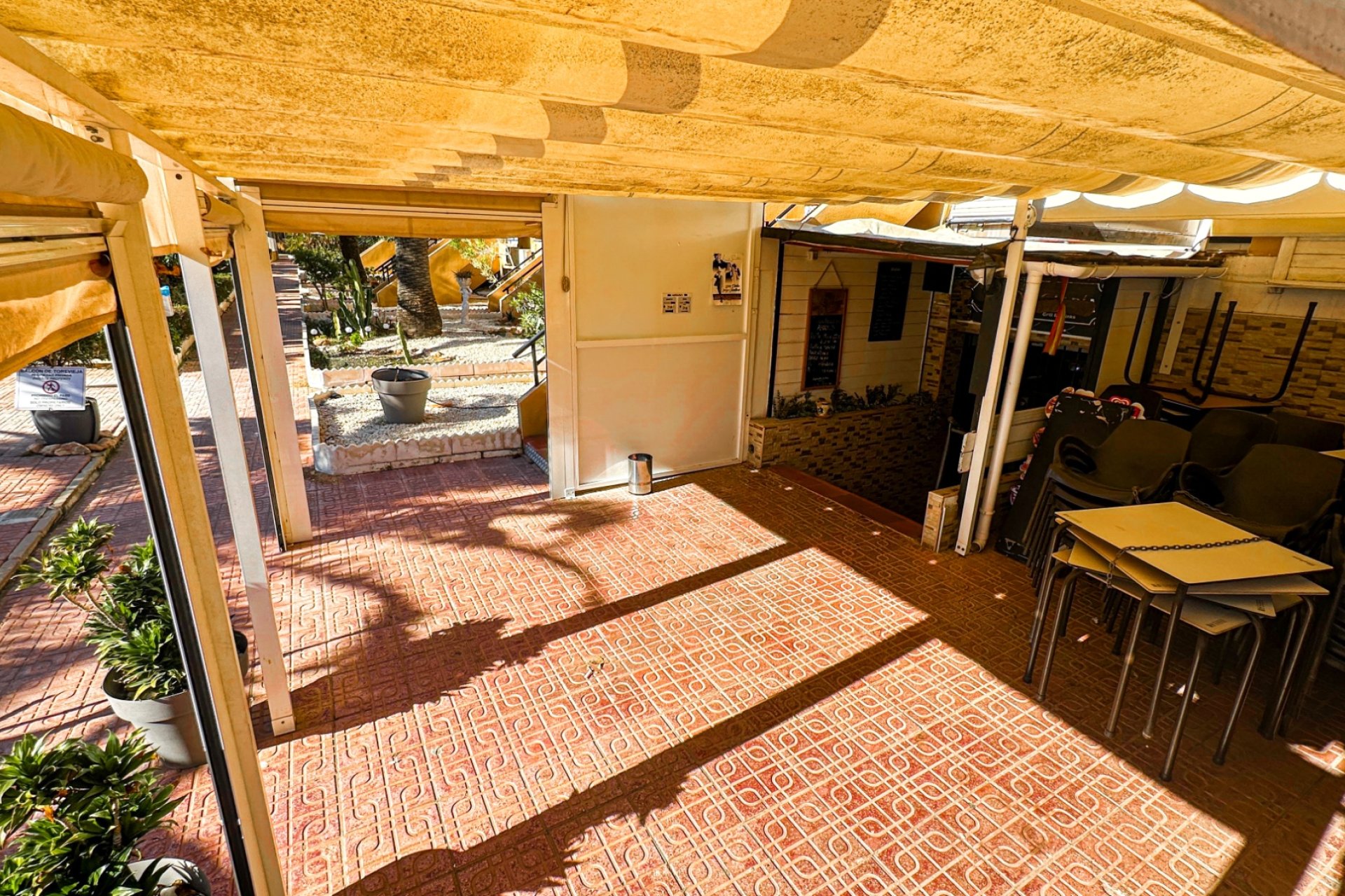 Resale - Commercial - Torrevieia - Nueva Torrevieja