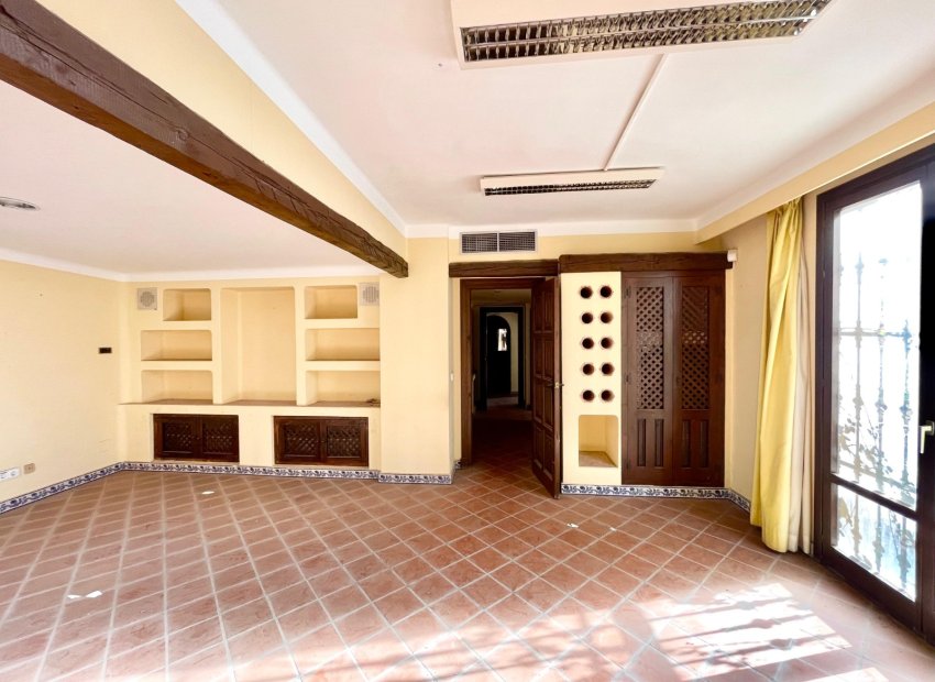 Resale - Commercial - Torrevieia - Playa Los Locos