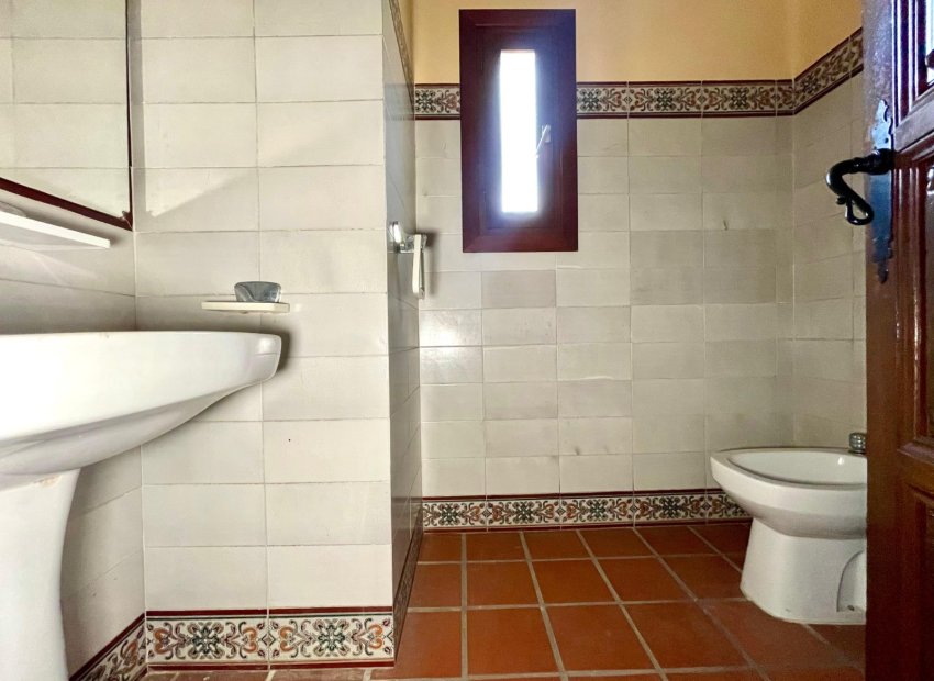 Resale - Commercial - Torrevieia - Playa Los Locos