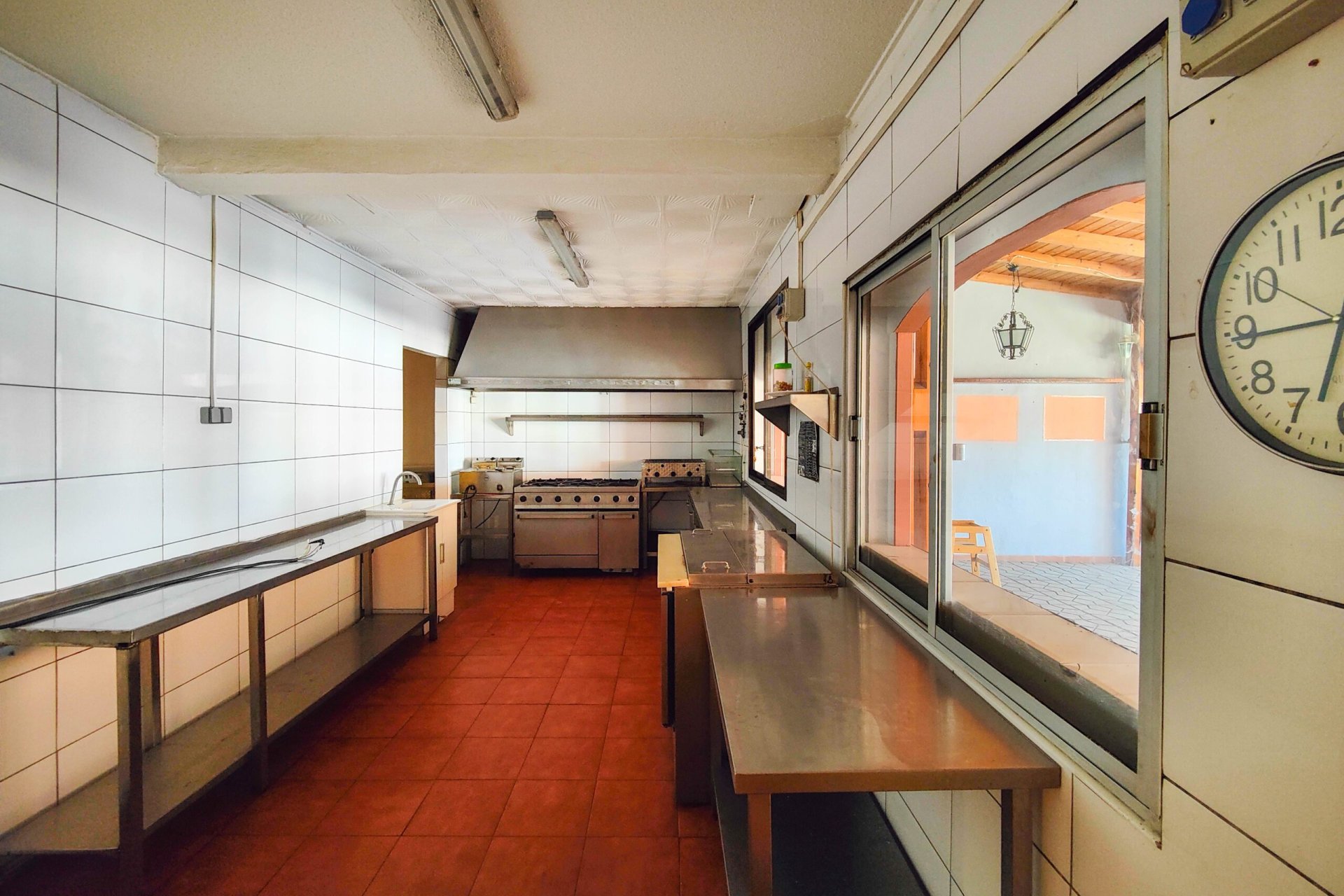 Resale - Commercial - Torrevieia - San Luis