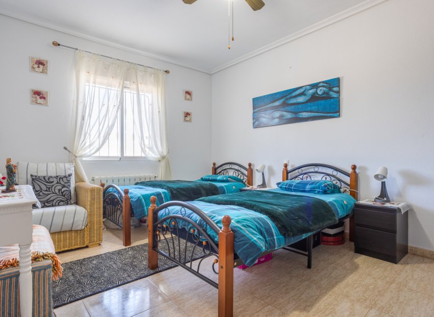 Resale - Country House - La Zarza